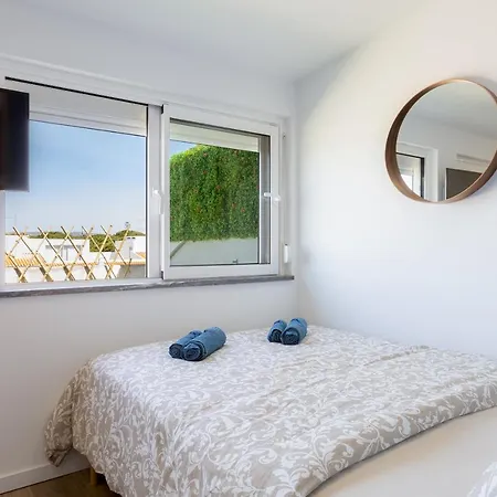 Lovely Brand-new Rooftop Studio With A View Apartment Quarteira