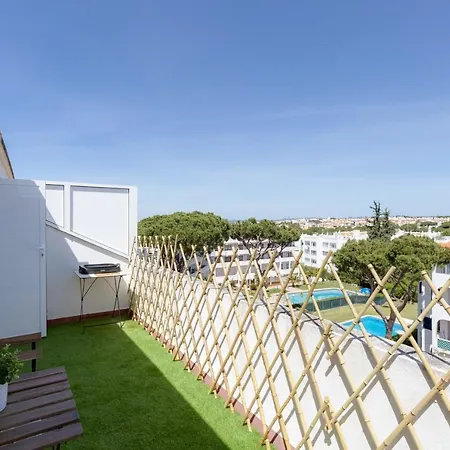 Apartment Lovely Brand-new Rooftop Studio With A View